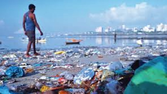 Mumbai To Install Plastic-Catching Barriers In Malad & Trombay After Study Flags 5 Million Kg Marine Waste Annually