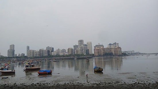 Mumbai Weather Update: Cloudy Skies Bring AQI Relief; IMD Predicts Thunderstorms Across City